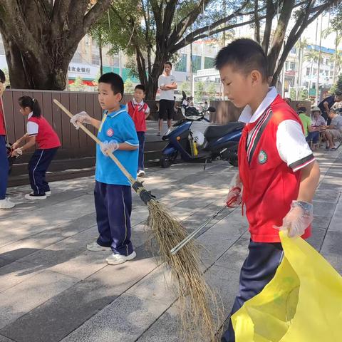 芒市第七小学一（6）班志愿者小分队“我为红领巾添光彩，携手共建美好家园”