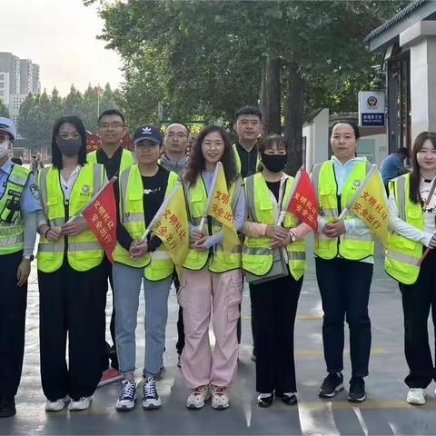 守护花朵，共筑安全——育才小学二（10）班家长护学执勤的温暖瞬间