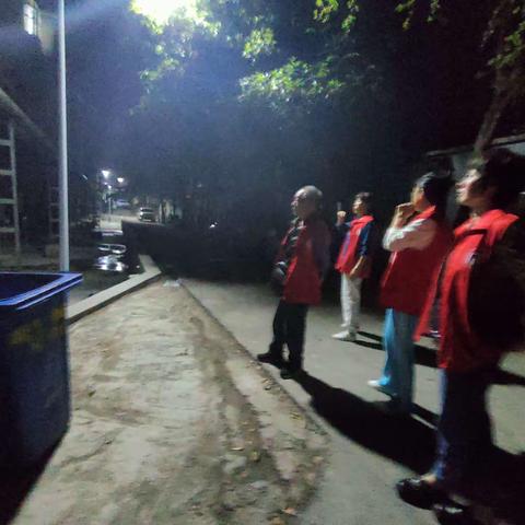 【党建引领创五星】——寺坡街道奋飞社区持续开展“夜间治安消防安全巡逻”志愿服务活动