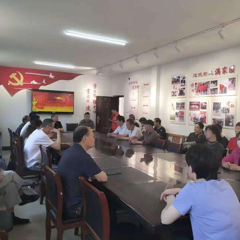 【党建引领创五星】——寺坡街道奋飞社区开展“物业法律知识宣传”活动。