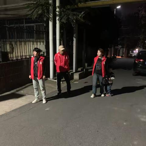 【党建引领创五星】——寺坡街道奋飞社区持续开展“夜间治安消防安全巡逻”志愿服务活动