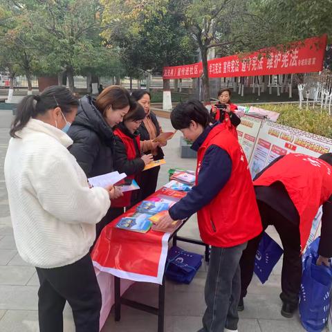 【党建引领建设五星】——寺坡街道奋飞社区开展国家宪法日普法宣传活动