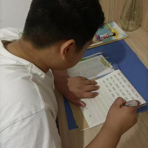 “暑假不虚度，成长不止步”——昌乐县九龙湖小学英语暑假生活展示