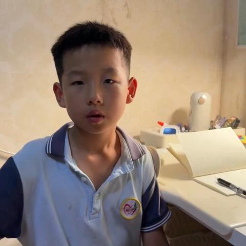 横峰一小四（3）班邓书辰科学小实验一《声音的产生与震动》