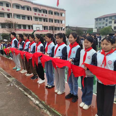 【紫霄镇中心学校】免费午餐开餐仪式在紫霄镇中心学校顺利开展