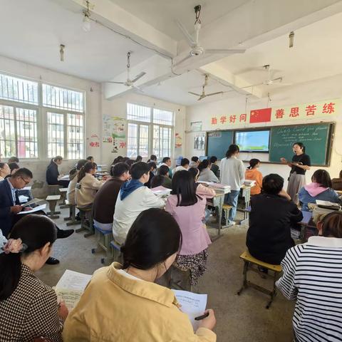 常坟镇中心学校孔岗分校2023年秋英语组集体备课研讨