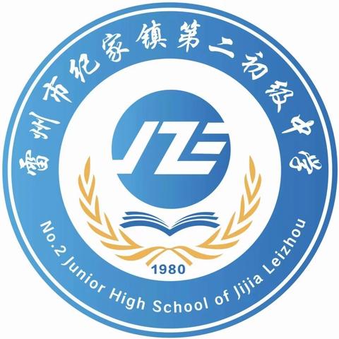 青春启航， 团徽闪耀！