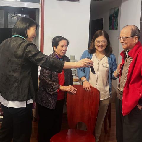 年年重九佳节乐 岁岁敬老情满怀 ——记2023年重阳节慰问杨文蔚老师