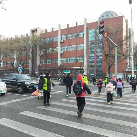 风雪护学路，家校同心情——郭守敬小学五(6)班家长轮勤护学岗纪实