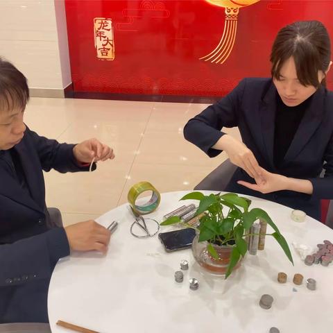 一则手工清点硬币获得客户赞扬的案例启示