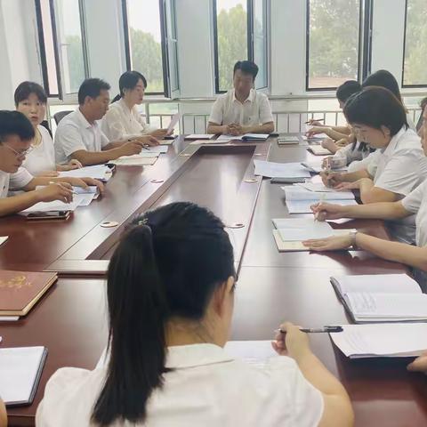 洪洞县恒东小学党支部 “深学细悟全会精神，奋力争当改革先锋”主题党日活动