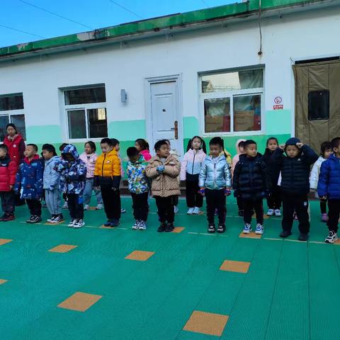 实施养成教育，奠定智慧人生