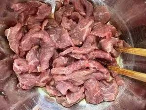翟赛卫生室健康科普 这菜不起眼，却比黄芪补气，比当归补血，老人要常吃~