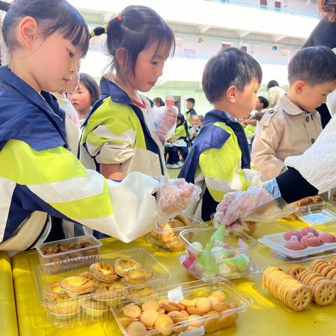 “童”你分享，美好“食”光 ——阳新县第二实验小学附属幼儿园中班组美食节活动。