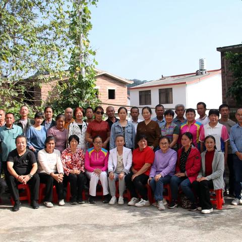 同学相约游览妙灵洞 享受缘分带来的快乐