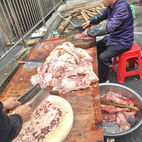 邻里围炉享庖汤 共建同心暖家园