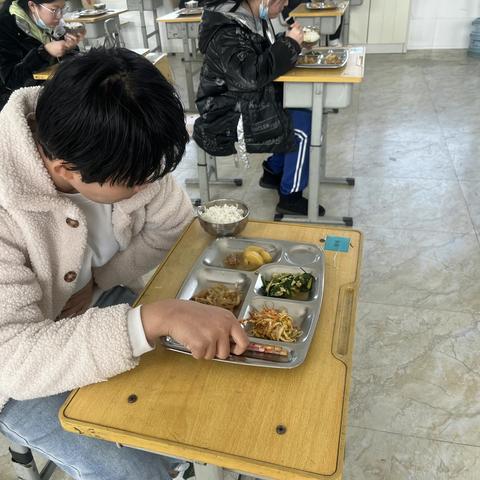 穆棱市明德中心学校开展 食品安全事故应急演练