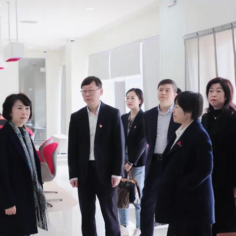 省行副行长李莉赴铜川分行开展党建工作调研暨旺季营销督导座谈会