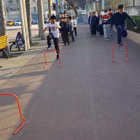 社团风采】挥洒汗水 奋勇拼搏——崤函小学田径社团活动纪实