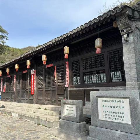 【党群阵地@你】赓续红色血脉 砥砺初心使命——玉海园三里社区参观爨底下村红色教育基地活动