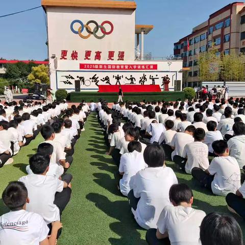 迷彩青春正飞扬，实验中学七七班军训展英姿