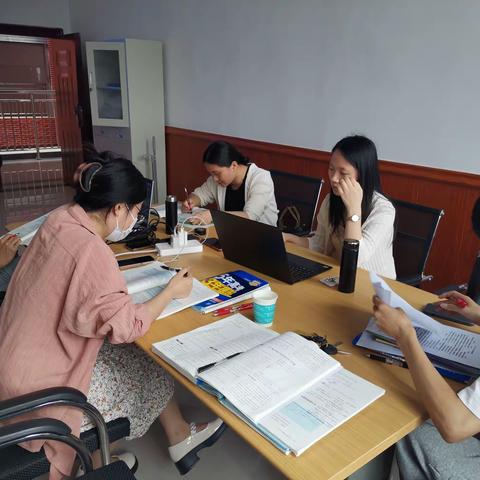 教应“治”存高远，研途风光“政”好——记高二政治教研组集体备课活动