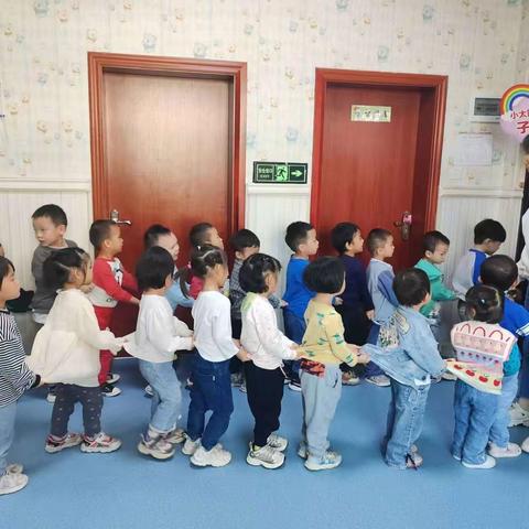 呆鹰岭小太阳幼儿园秋季运动会“纸”想和你玩