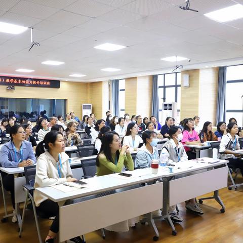 【新强师工程】树立单元整合思维  构建“读写一体化”教学——记紧缺学科（小学英语）教学基本功能力提升培训（第四天）