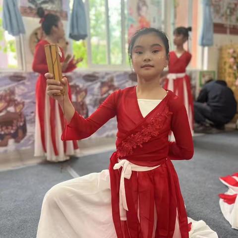 我们心中的奇幻原野 ——三年级童话故事创作大赛