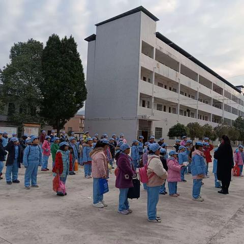 宁远县新开完全小学“重走长征路-传承红色基因，弘扬优秀传统文化”研学实践教育活动