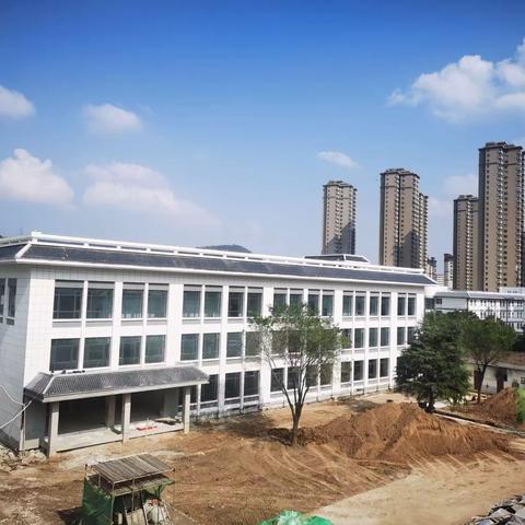 灵台一中加快基础设施建设步伐