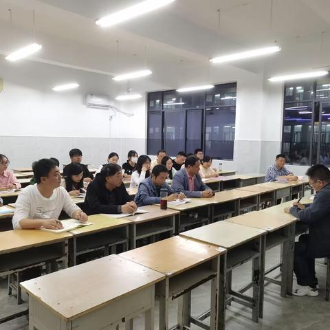 光山二高高二年级党支部主题教育学习研讨暨主题党日活动