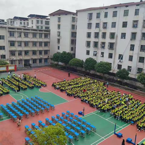 西江小学课桌舞比赛：青春律动，活力飞扬