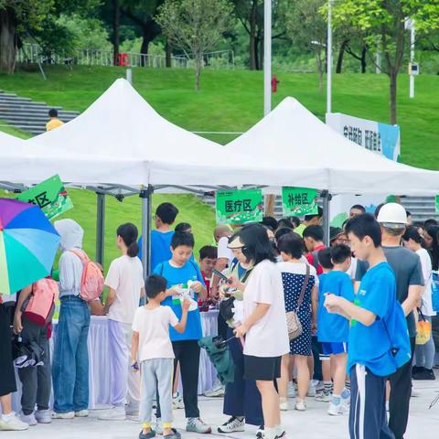 青少年砥砺前行，共赏体育盛会！