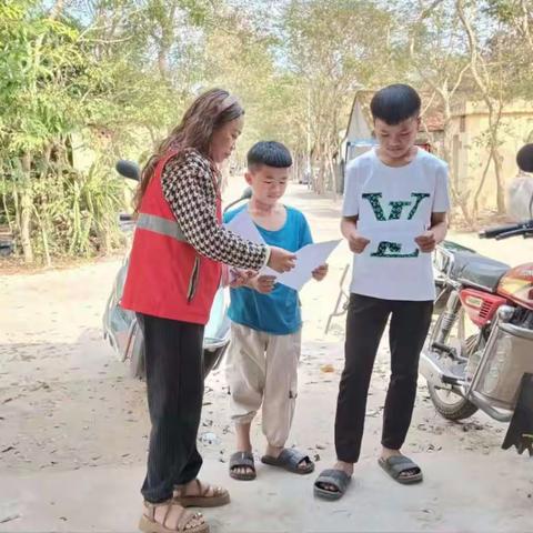 【护苗行动】天安乡网格员开展未成年人交通安全宣传活动