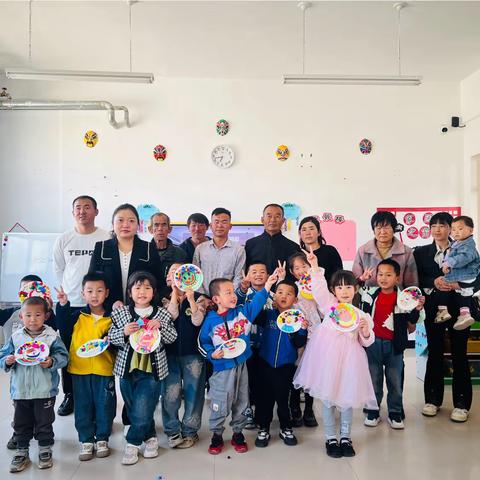 “伴”日成长，“幼”见美好 雷龙湾中心幼儿园家长开放日活动