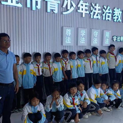 知法懂法，守法用法 --三亚市第三小学布甫校区