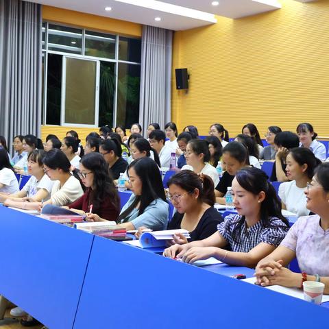 精彩不止于课例 ——云南省杨洪定小学语文学科带头人工作室解锁习作教学与校本研训的“双向奔赴”