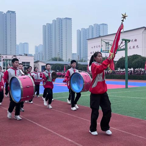 秋意浓时迎国庆  运动场上展风采              ——潞州区飞龙学校秋季运动会活动纪实