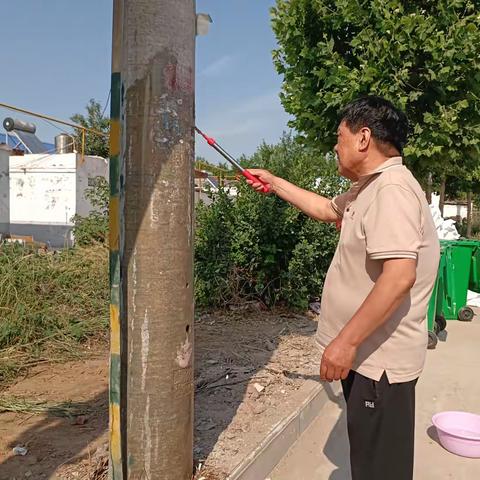 车站社区：清除身边小广告 文明助力我先行