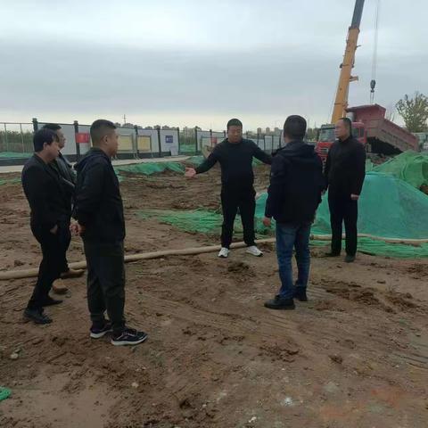 崇文镇周亮书记，深入田间地头，调研永久基本农田和耕地核实处置工作