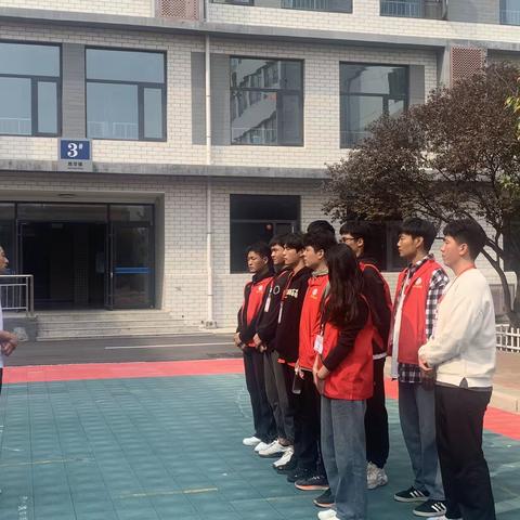 学生管理我们是严格的