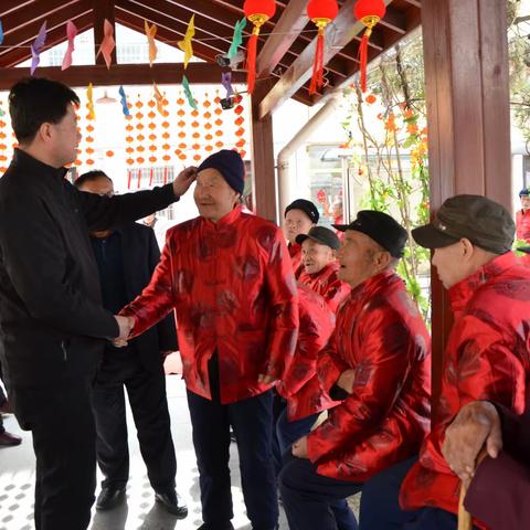 新春走基层:聊家常  送温暖  吃团圆饭