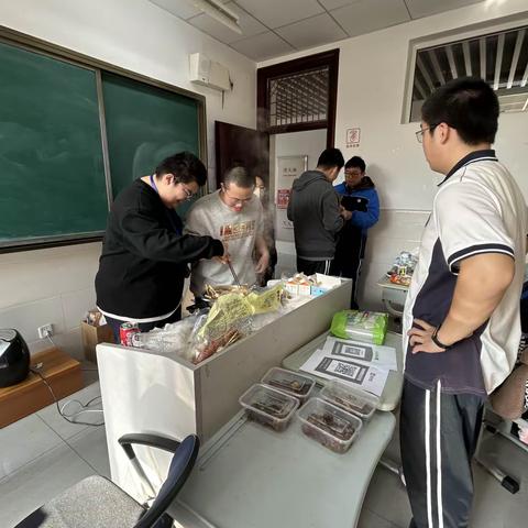 “食”之美好，“心”之所愿 上海食品科技学校校园美食节活动