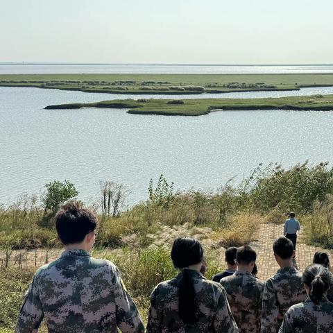 华容师雅田家湖高级中学--地理小组赴东洞庭考察地质地貌