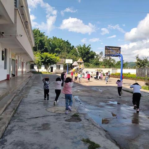 防震防火，守护安全——同心镇富强小学安全演练活动