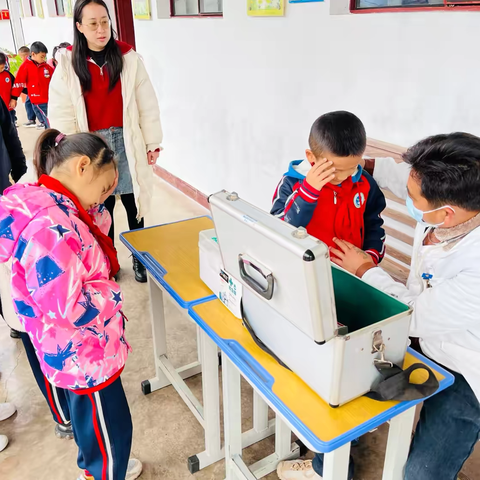 健康守护，应急有我—同心镇富强小学食品安全演练活动