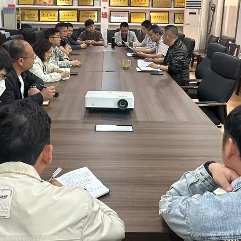 运输中心组织危运企业召开安全例会