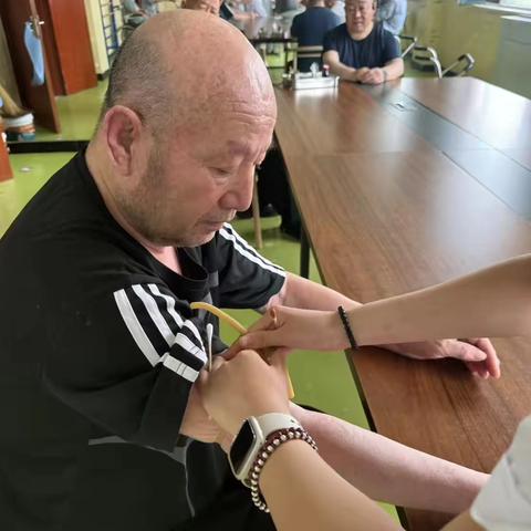 真情关爱老年人 免费体检送上门