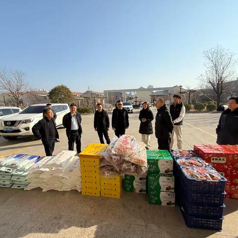 副县长郭亚明同县民政局局长王朝阳、县市场监管局、县消防救援大队等部门负责人到我院开展节前慰问